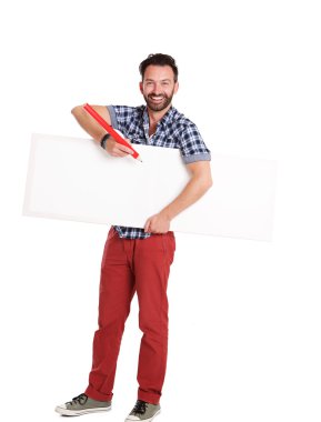 Boş poster üzerinde yazma yakışıklı olgun adam