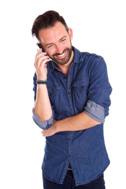 telefonda konuşurken mutlu olgun adam