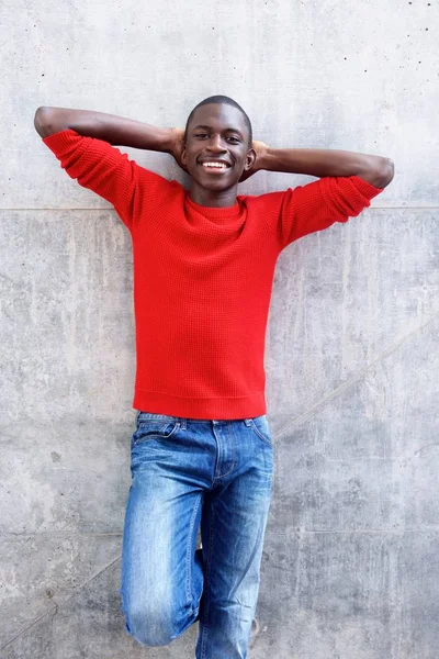 Beau jeune homme africain — Photo