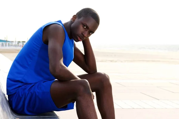 Homem fazendo uma pausa do exercício — Fotografia de Stock