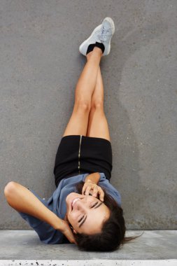 oturma ve Evet kadın