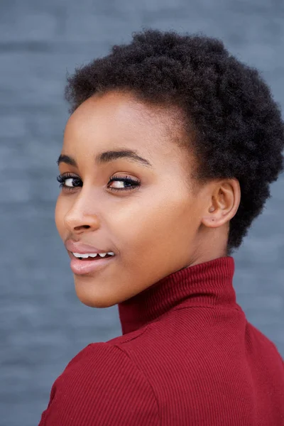 Beautiful young african woman smiling — Stock Photo, Image