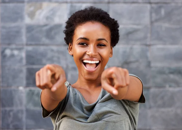 Sorridente donna africana — Foto Stock