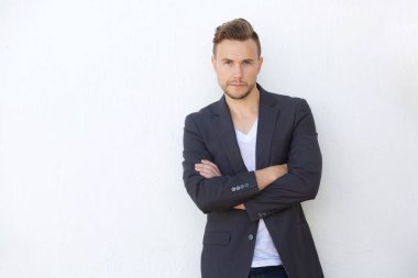 iş adamı duvara karşı ayakta