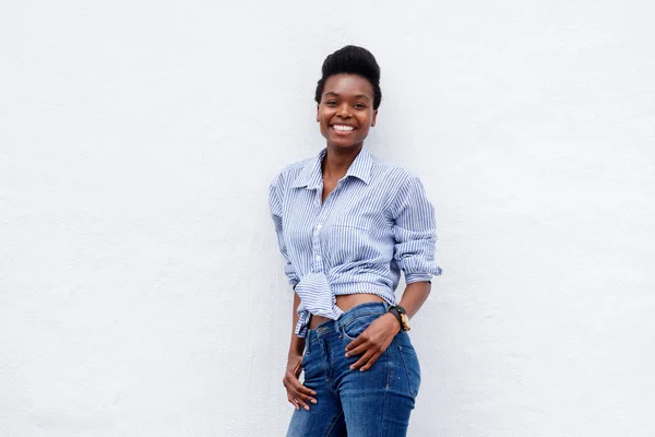 Sorrindo jovem mulher — Fotografia de Stock