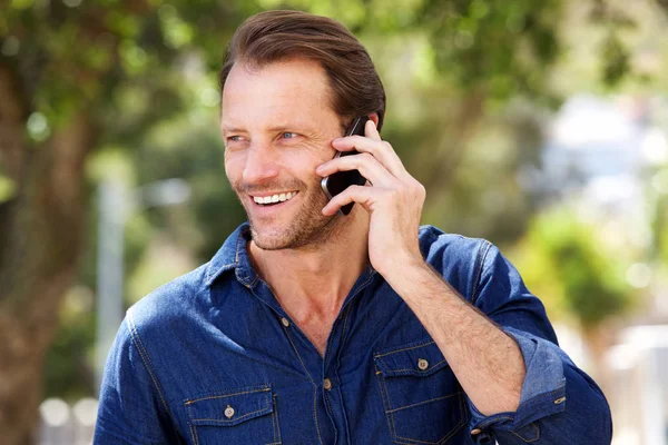 Man with mobile phone — Stock Photo, Image