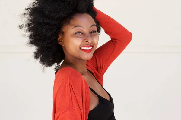 Afrikalı kadın gülümsüyor — Stok fotoğraf