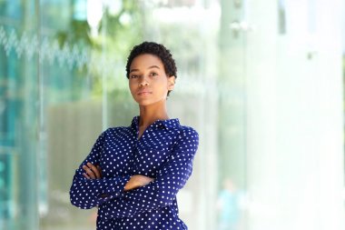 ciddi bir iş kadını