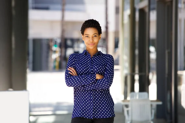 African business kvinna som står — Stockfoto