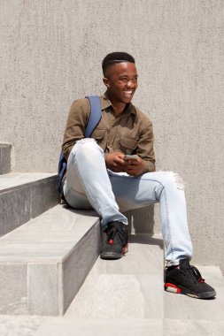 Öğrenci çanta oturan 