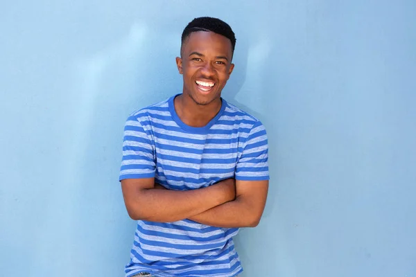 Sorrindo jovem negro cara — Fotografia de Stock