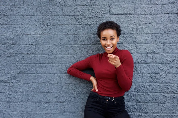 Black woman pointing finger — Stock Photo, Image