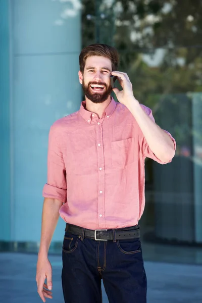 Hombre en llamada telefónica —  Fotos de Stock