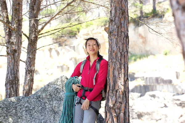 Mujer asiática excursionista —  Fotos de Stock
