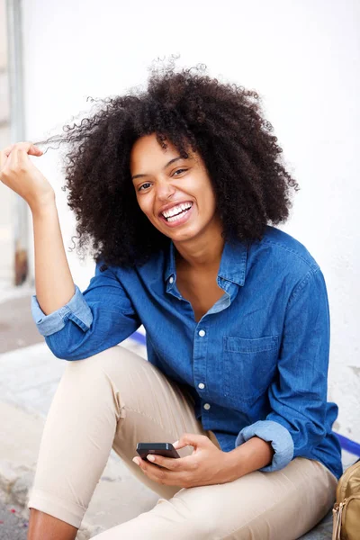 Mulher negra feliz — Fotografia de Stock