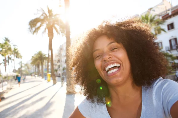 Selfie retrato de mujer —  Fotos de Stock