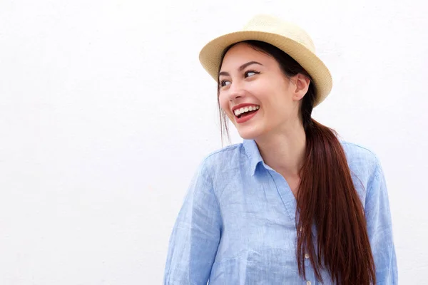 Lachende Frau mit langen Haaren — Stockfoto