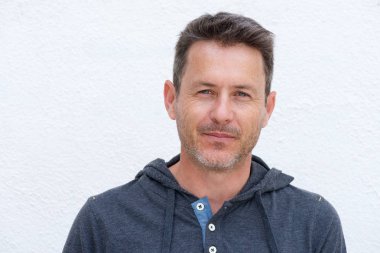 büyük adam tefekkür ayakta