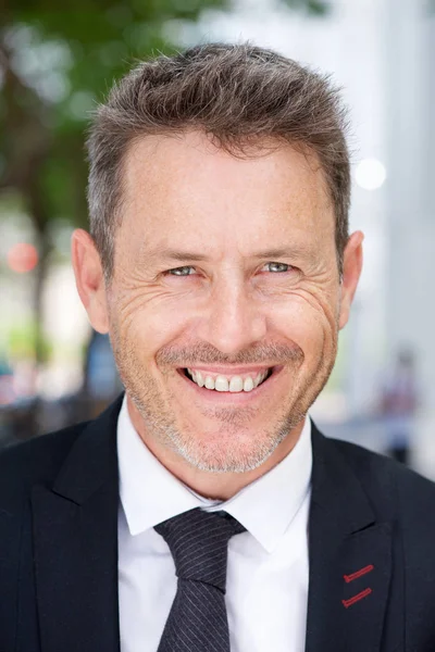 ayakta dışında iş adamı 