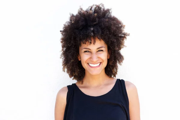 Mulher sorridente na moda — Fotografia de Stock