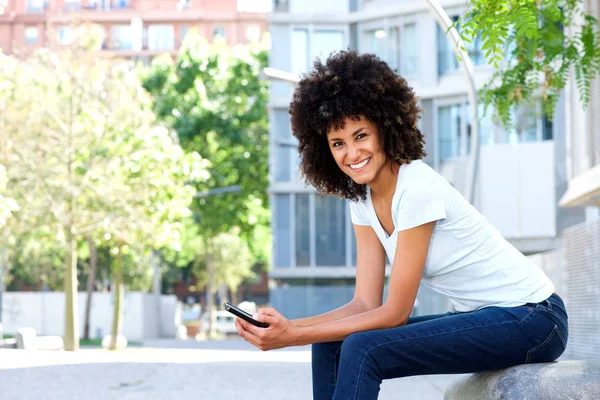  kadın holding akıllı telefon 