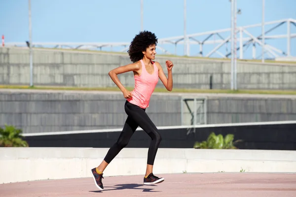 Female runner outside — Stock Photo, Image