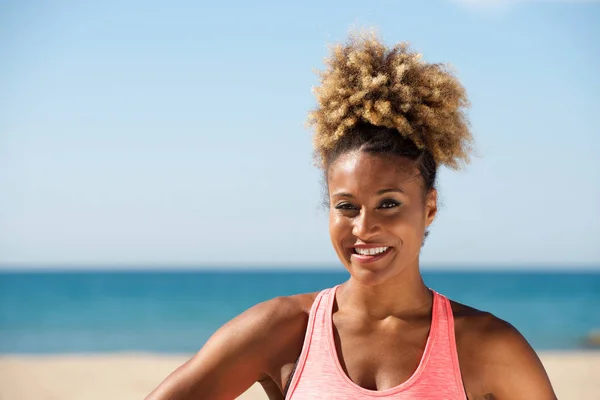 Sportswoman standing outdoor — Stock Photo, Image