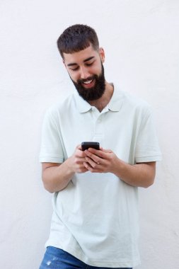 yakışıklı adam ayakta 
