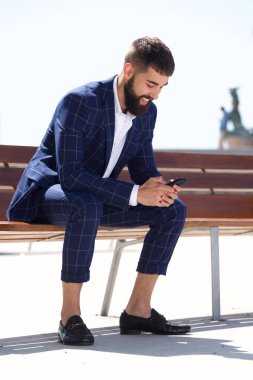 mutlu bir adam takım 