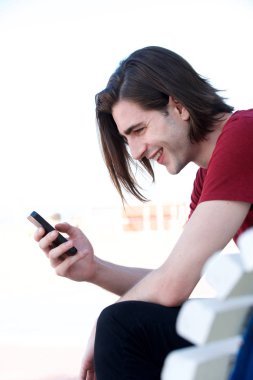 Yan portre yakışıklı adam 