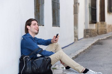 Adam şehir sokak gülüyor 