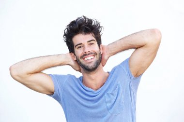 gülümseyen yakışıklı adam 