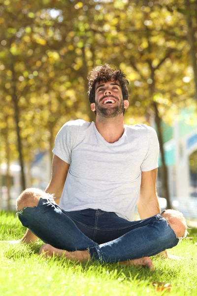 Retrato de homem bonito — Fotografia de Stock