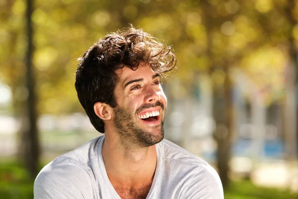 Bel homme à la barbe — Photo