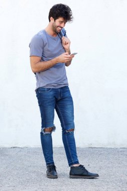 mutlu bir adam yakışıklı 