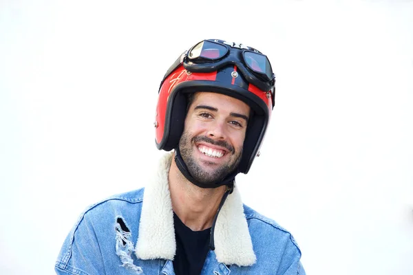 Motociclista sonriente con casco — Foto de Stock