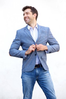 Yakışıklı genç adam. 