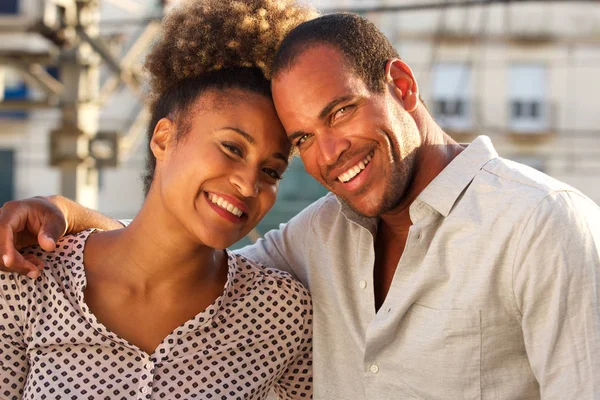 Retrato Hombre Mujer Felices Pie Juntos Ciudad Fecha — Foto de Stock