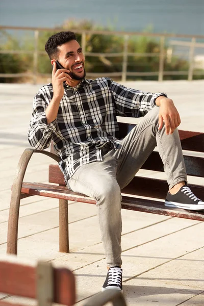 Portrait Young Man Smiling Talking Cellphone — Stock Photo, Image