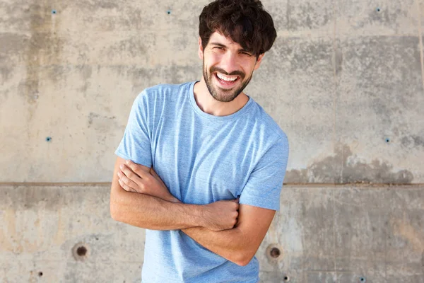 Portret Van Gelukkige Jonge Man Met Baard Lachen — Stockfoto