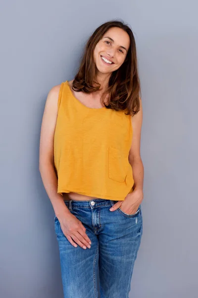 Portrait Attractive Older Woman Smiling Gray Wall — Stock Photo, Image