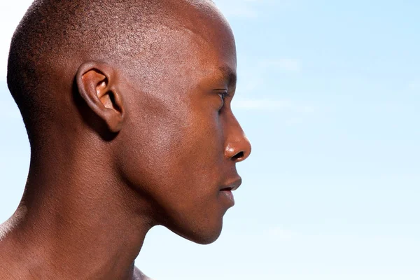 Nahaufnahme Profil Portrait Schöner Afrikanisch Amerikanischer Mann Starrt — Stockfoto