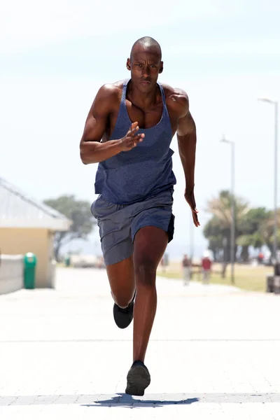 Cuerpo Entero Afroamericano Hombre Corriendo Aire Libre —  Fotos de Stock