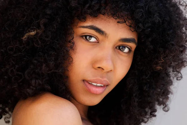 Primer Plano Retrato Belleza Hermosa Joven Afroamericana Mujer — Foto de Stock