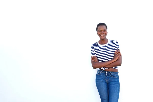 Porträtt Casual Unga Afrikanska Kvinna Som Står Med Armarna Korsade — Stockfoto