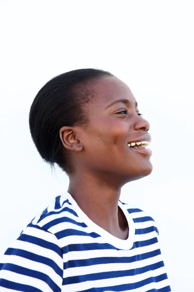 Εσωτερικη Πλευρά Πορτρέτο Της Χαμογελώντας Μαύρη Γυναίκα Από Άσπρο Τοίχο — Φωτογραφία Αρχείου