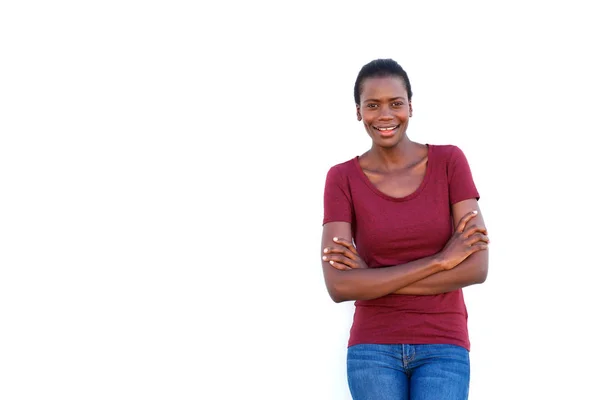 Πορτρέτο Της Χαμογελαστός Νεαρός Μαύρη Γυναίκα Που Στέκεται Χέρια Σταυρωμένα — Φωτογραφία Αρχείου