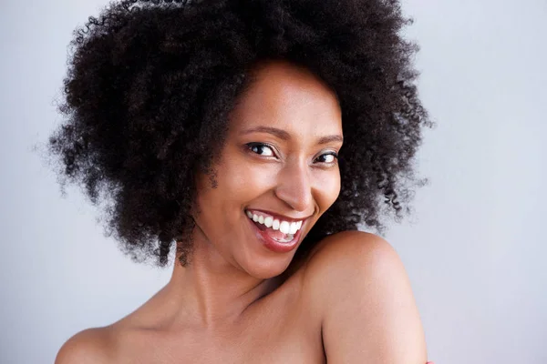 Close Portrait Sensual Black Woman Naked Shoulders Smiling Gray Background — Stock Photo, Image