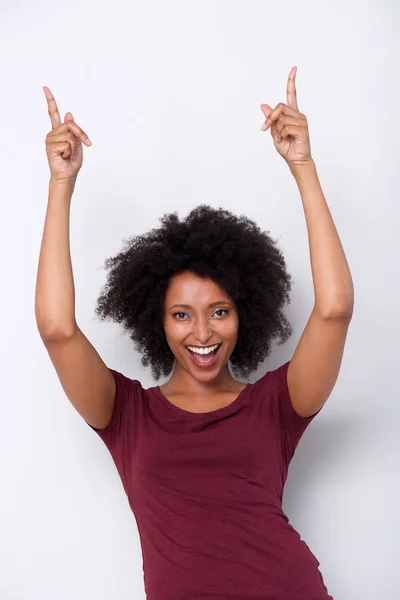 Retrato Joven Afro Americana Excitada Señalando Sobre Fondo Blanco — Foto de Stock