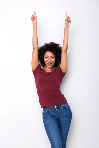 Retrato Joven Mujer Africana Feliz Señalando Los Dedos Hacia Arriba —  Fotos de Stock